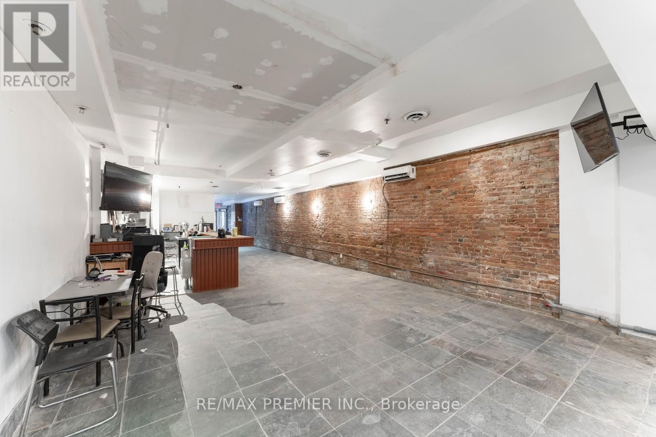 Main Floor - 365 KING STREET WEST Image 16