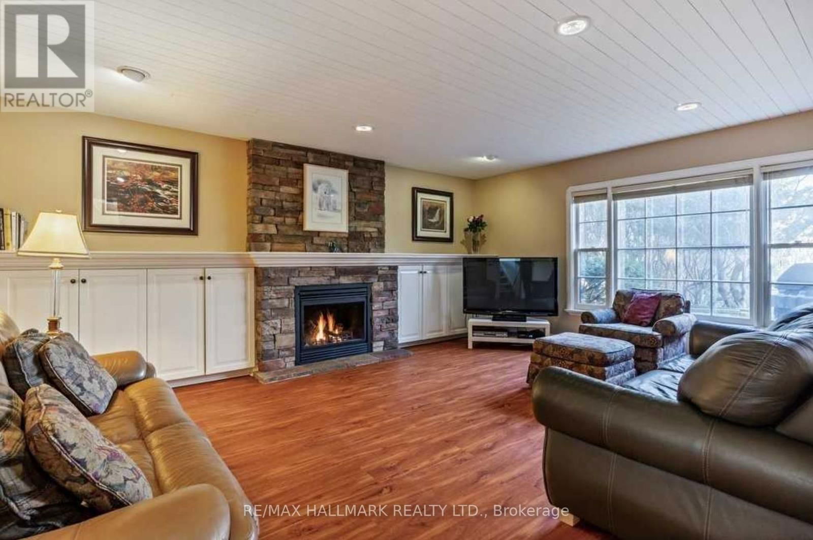 20 OWEN BOULEVARD Image 2