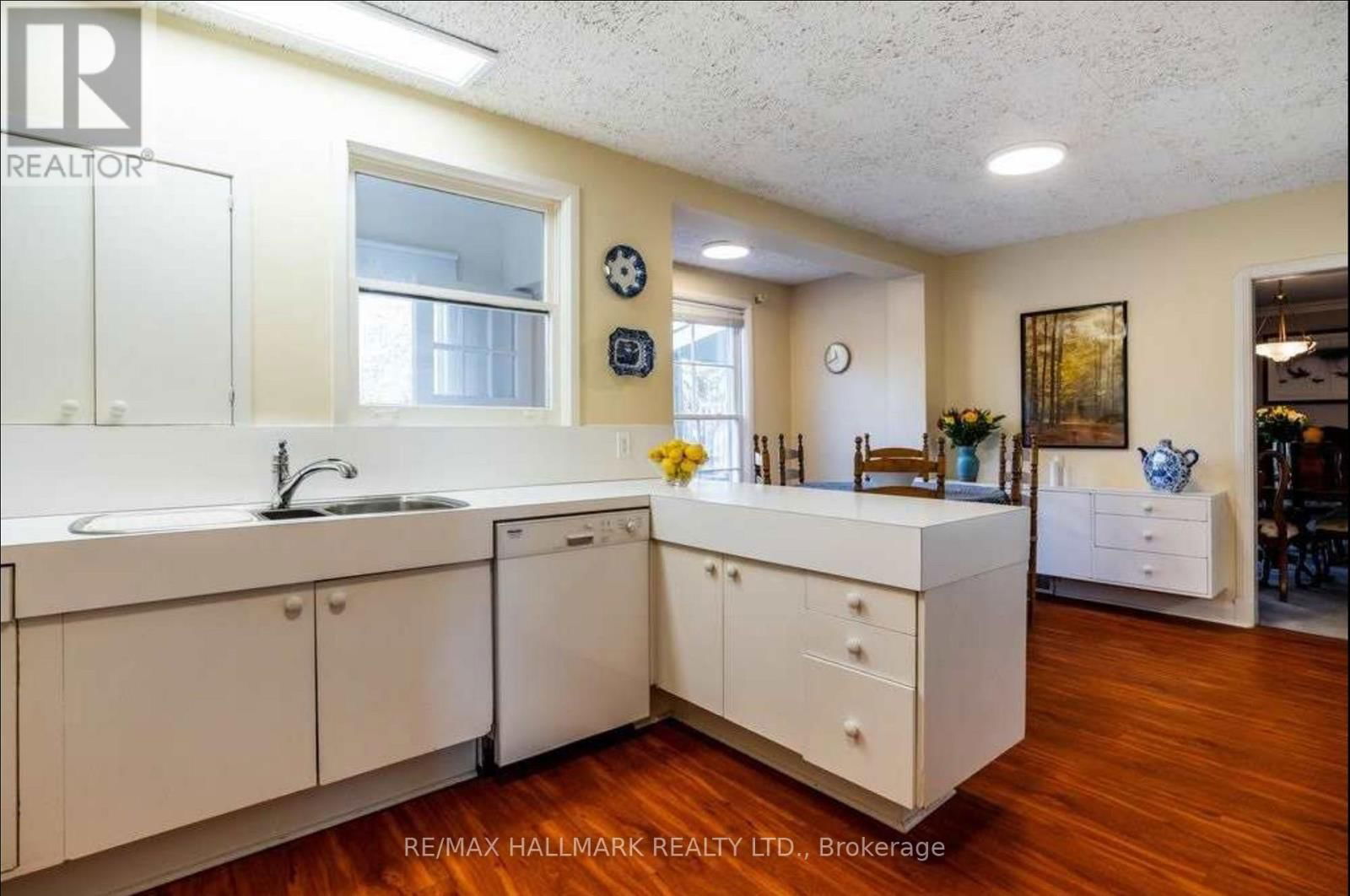 20 OWEN BOULEVARD Image 8