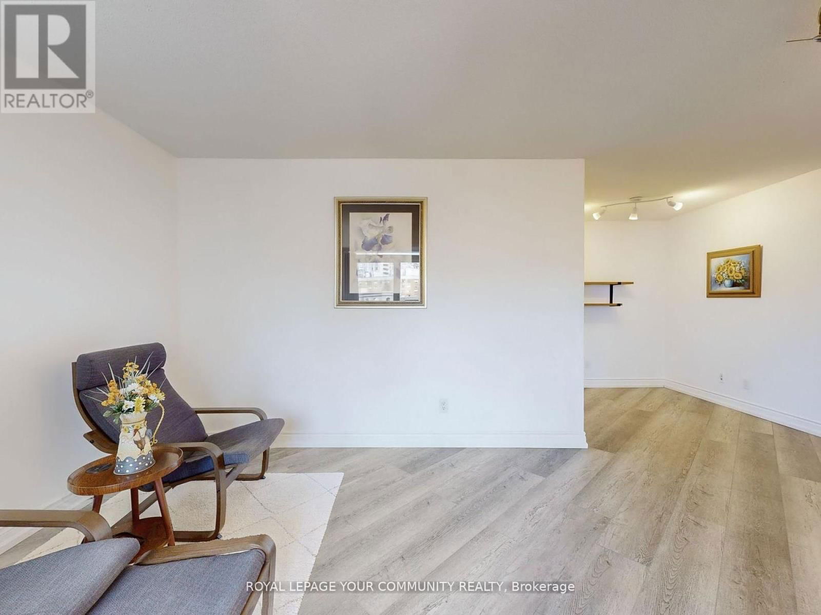 929 - 15 NORTHTOWN WAY Image 12