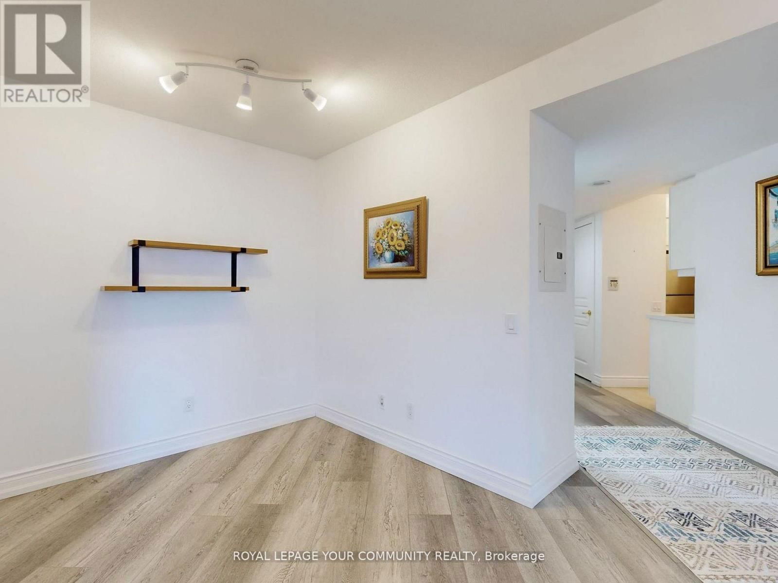 929 - 15 NORTHTOWN WAY Image 14