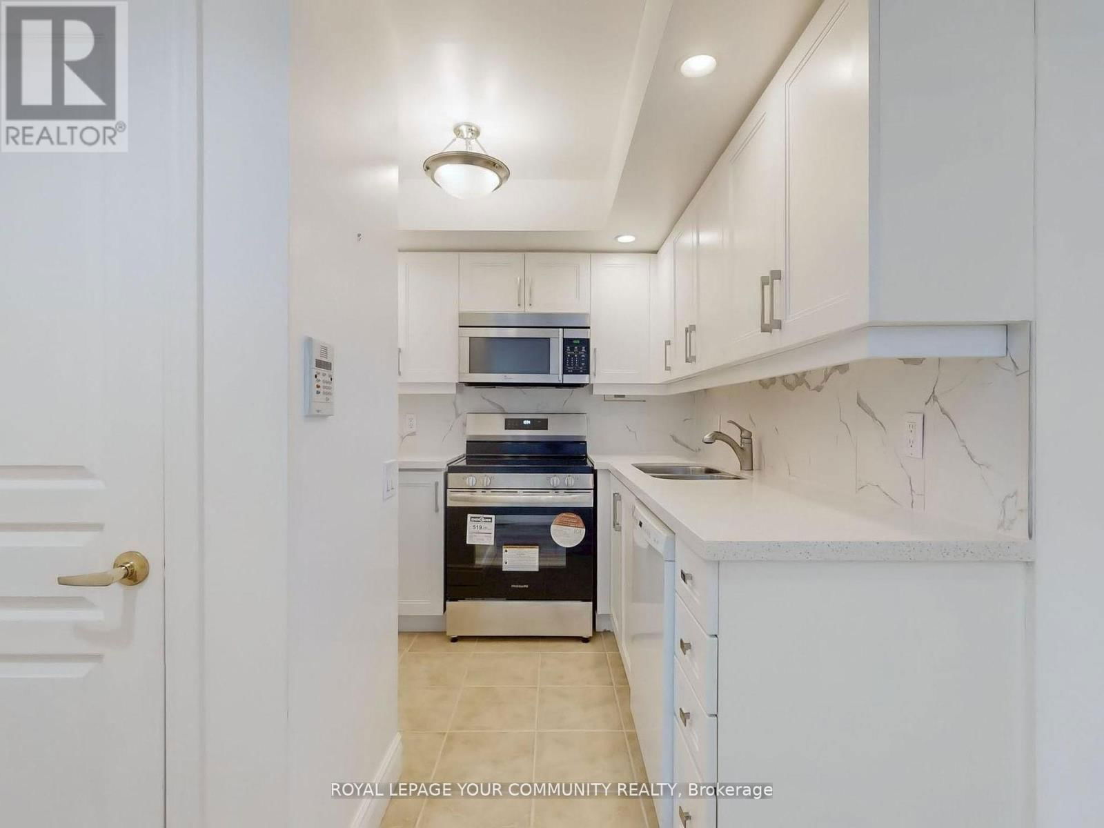 929 - 15 NORTHTOWN WAY Image 17