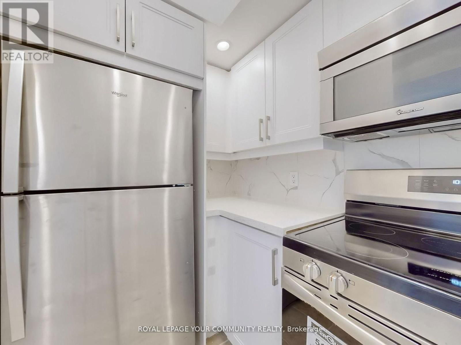 929 - 15 NORTHTOWN WAY Image 19