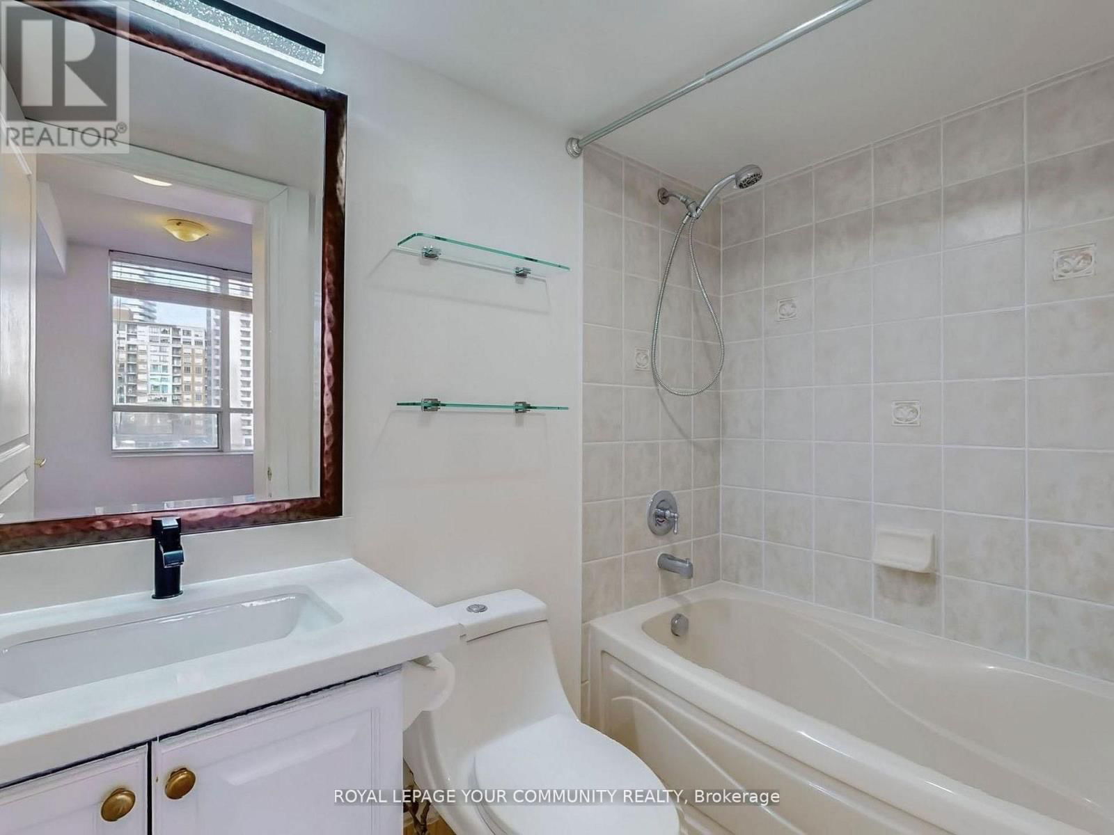 929 - 15 NORTHTOWN WAY Image 25