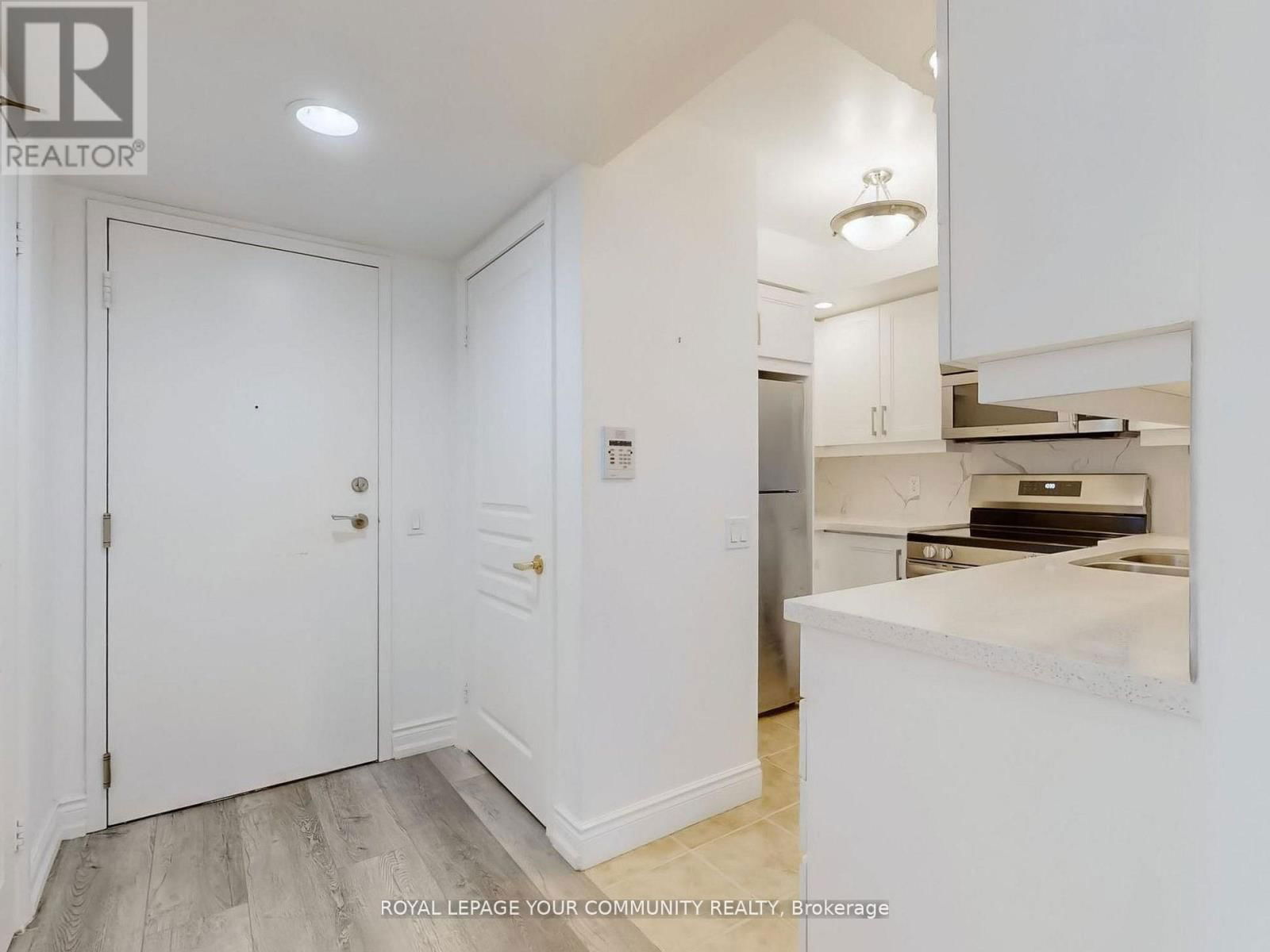 929 - 15 NORTHTOWN WAY Image 29