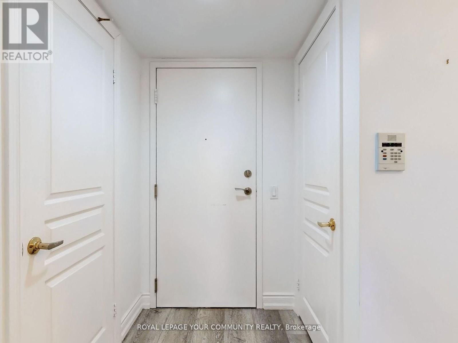 929 - 15 NORTHTOWN WAY Image 30