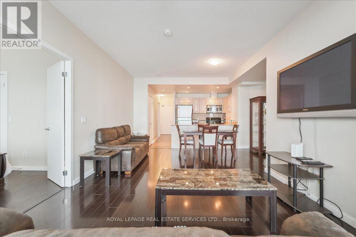1007 - 218 QUEENS QUAY WEST Image 32