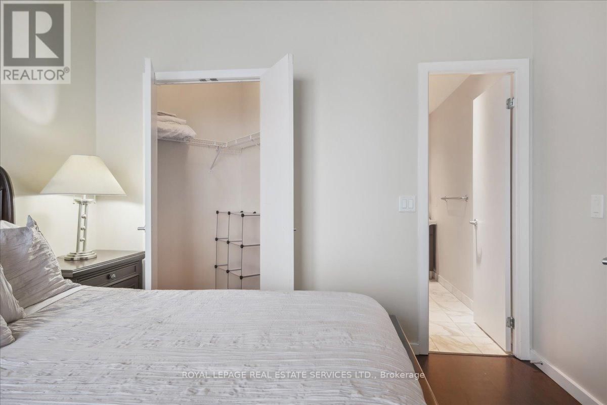 1007 - 218 QUEENS QUAY WEST Image 34