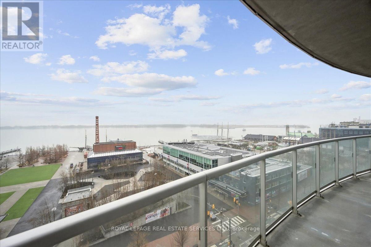 1007 - 218 QUEENS QUAY WEST Image 39