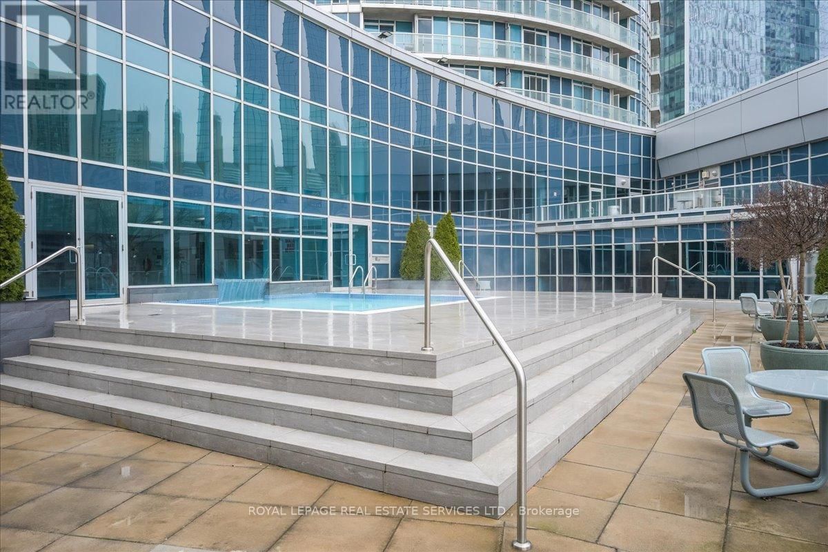 1007 - 218 QUEENS QUAY WEST Image 47
