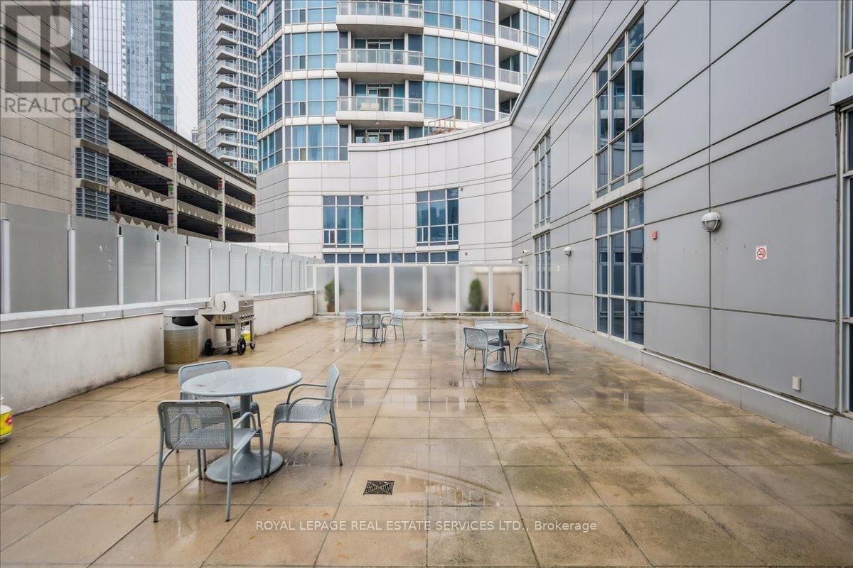 1007 - 218 QUEENS QUAY WEST Image 48