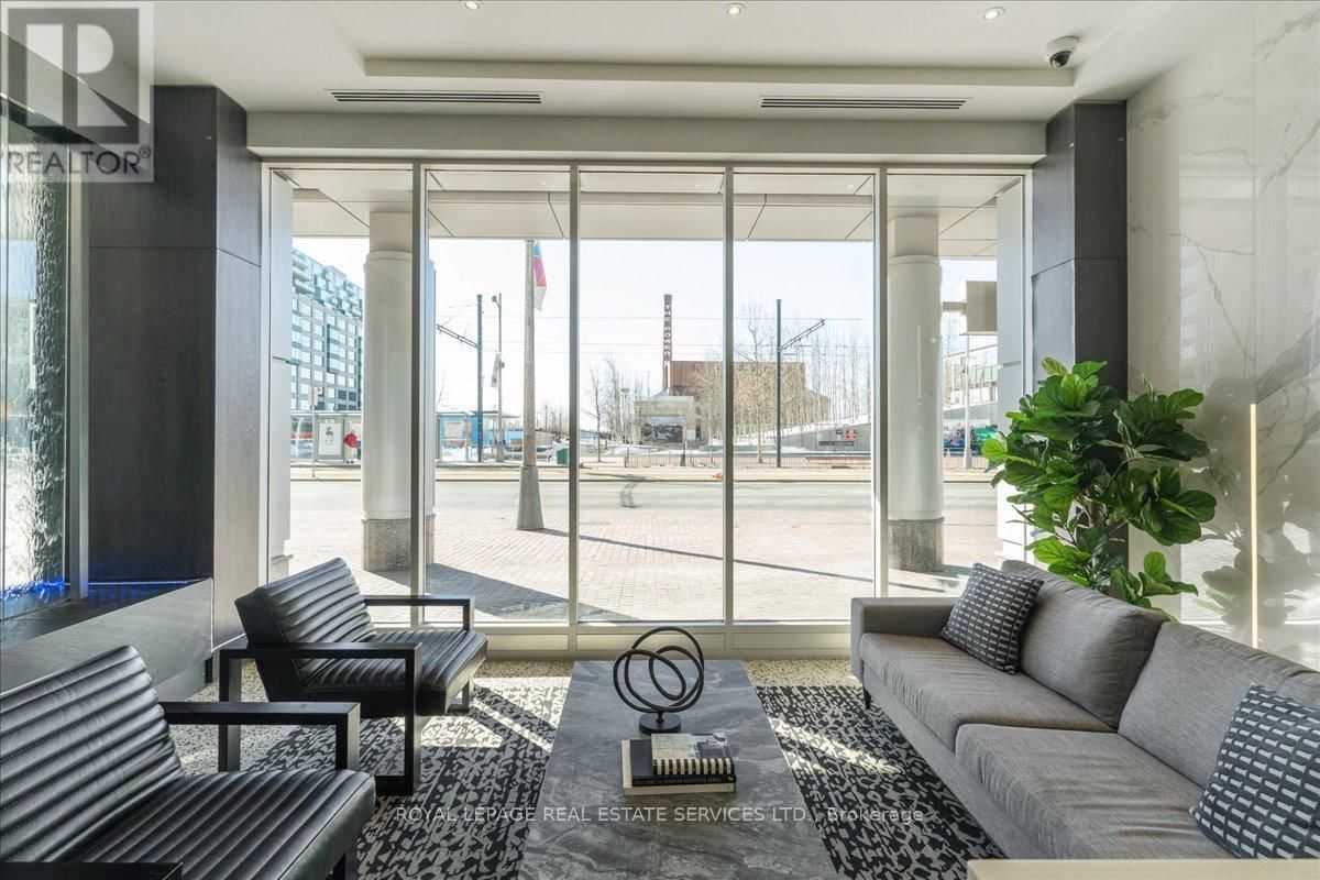 1007 - 218 QUEENS QUAY WEST Image 9