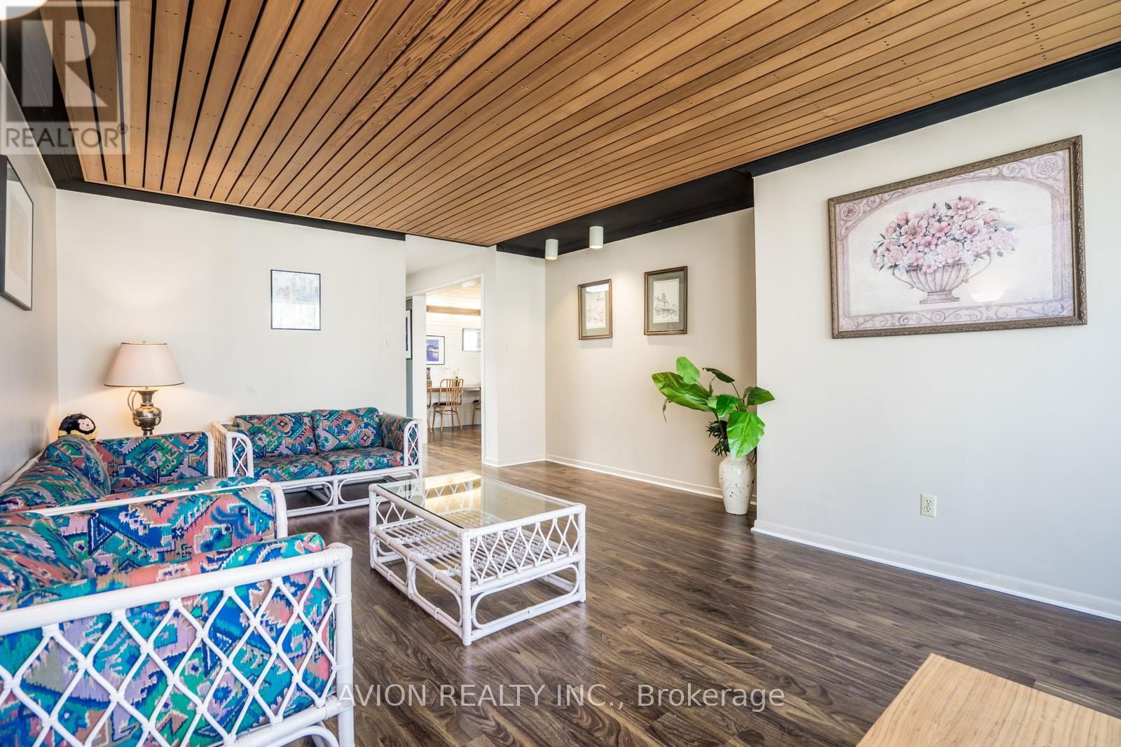 215 DUNVIEW AVENUE Image 1