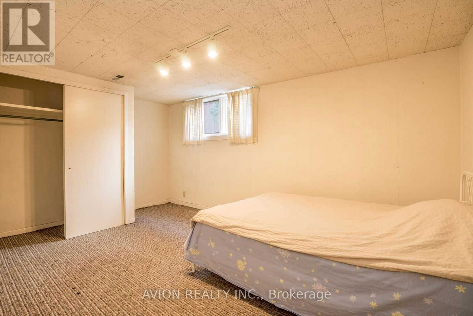 215 DUNVIEW AVENUE Image 16