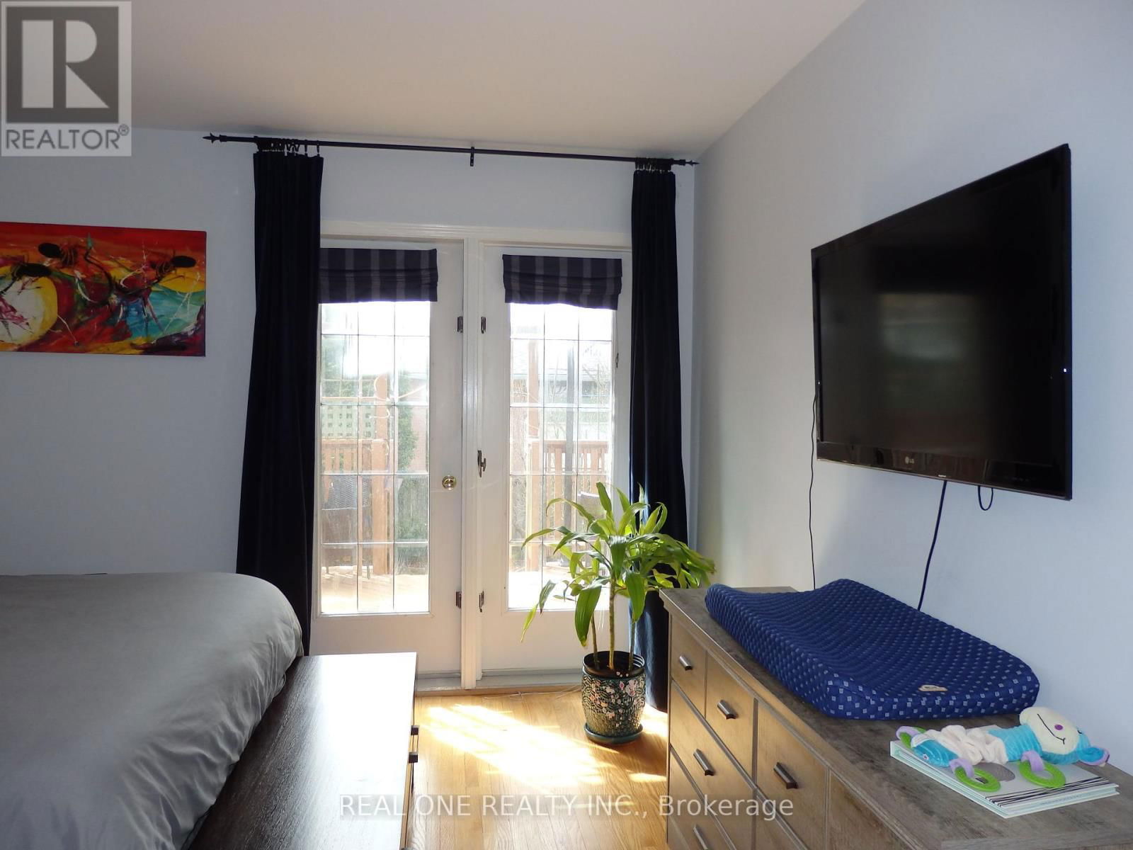 19 VERSEND DRIVE Image 11