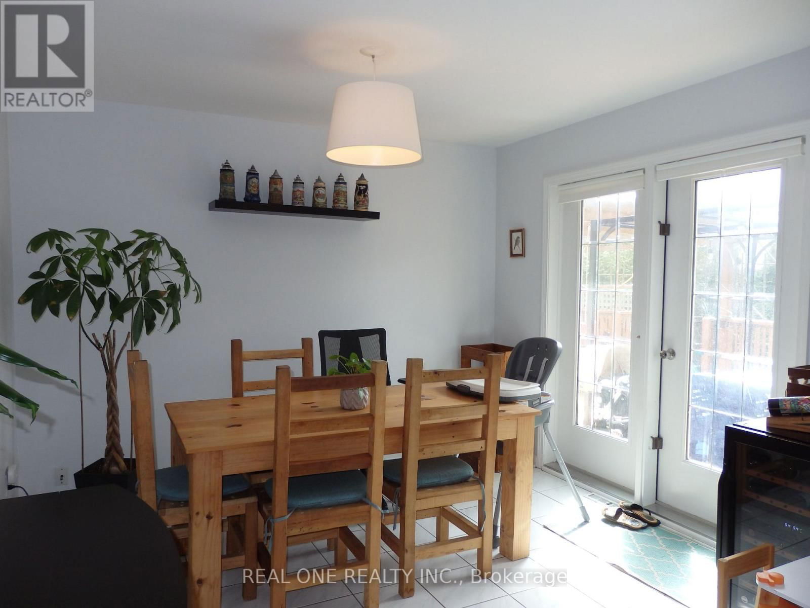 19 VERSEND DRIVE Image 12