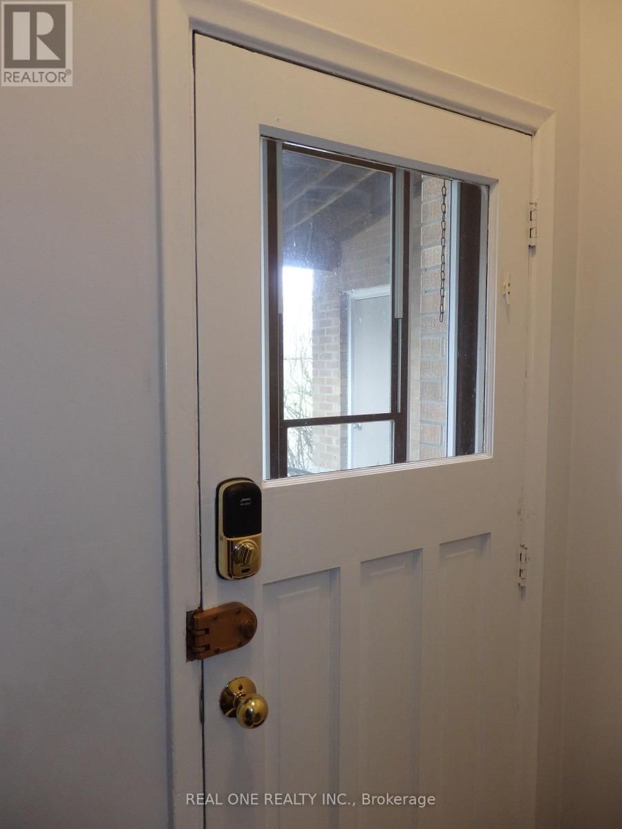 19 VERSEND DRIVE Image 17