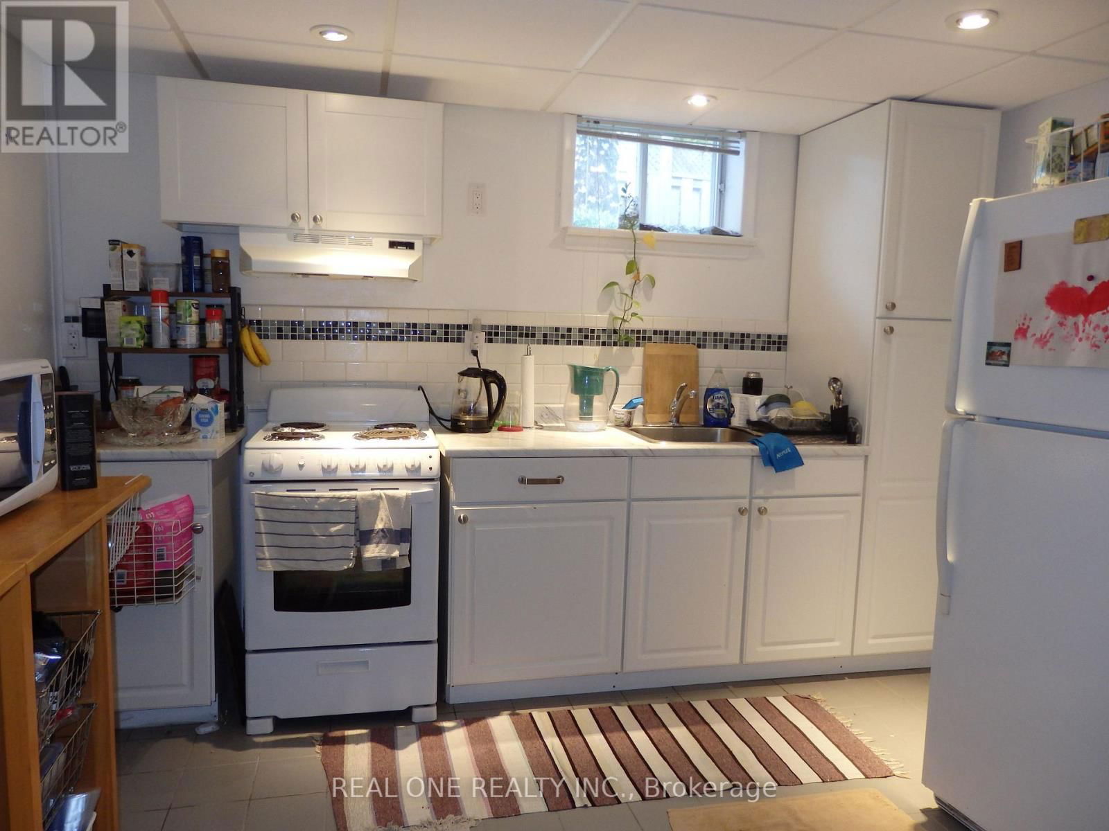 19 VERSEND DRIVE Image 18