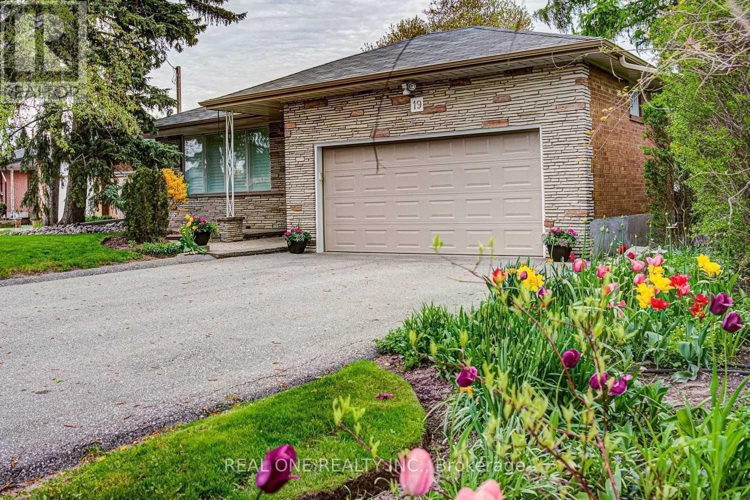 19 VERSEND DRIVE Image 2