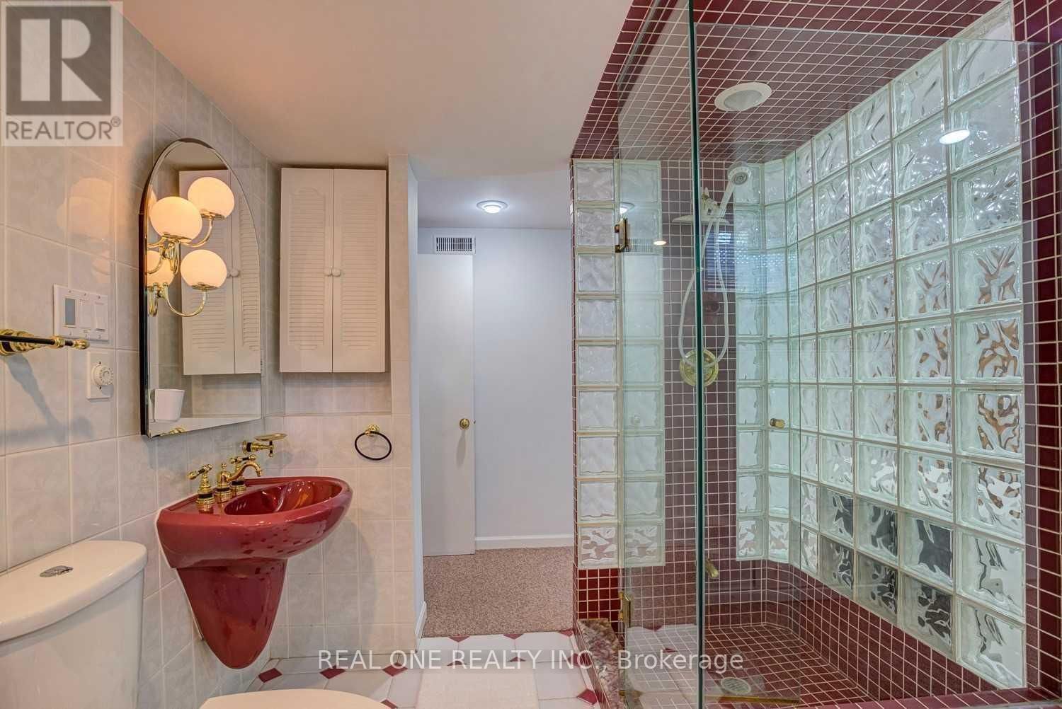 19 VERSEND DRIVE Image 23