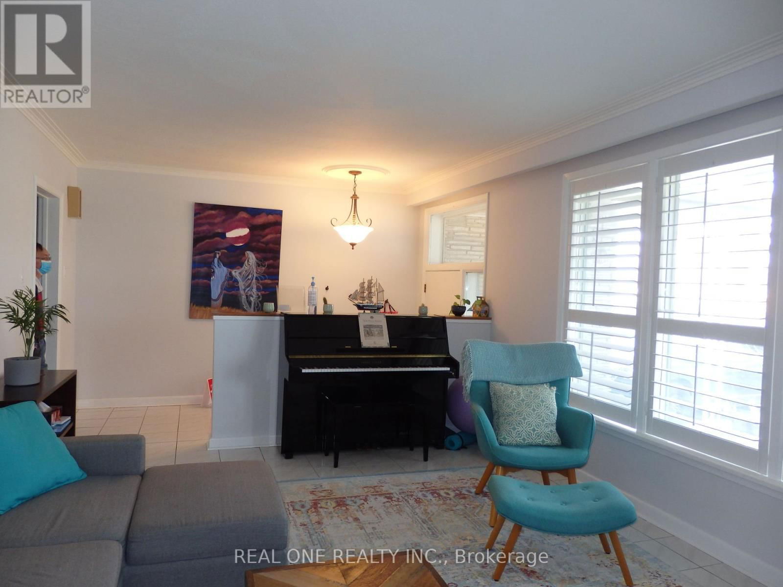 19 VERSEND DRIVE Image 6