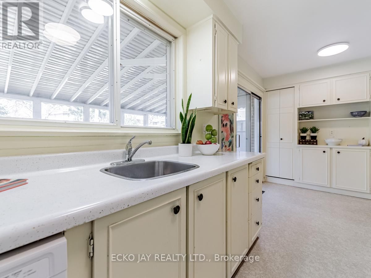 14 PARFIELD DRIVE Image 12