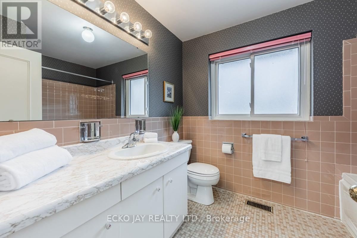 14 PARFIELD DRIVE Image 31