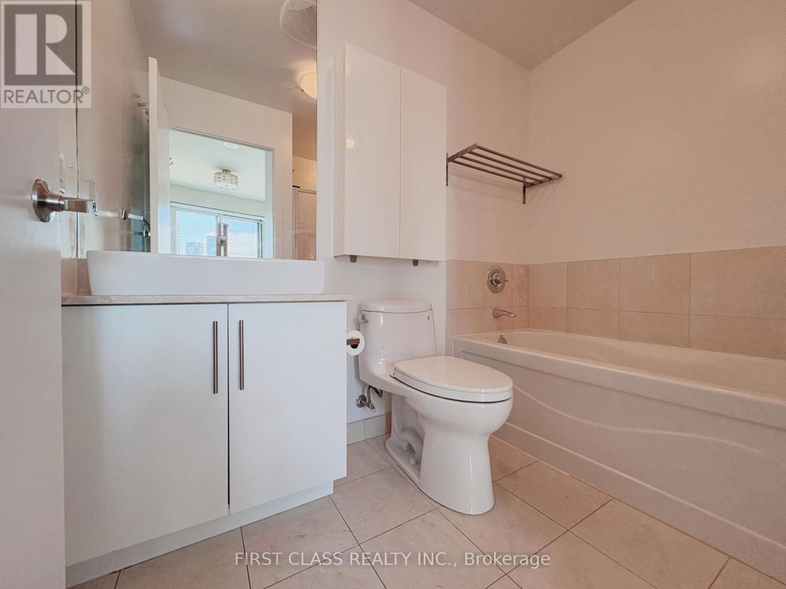 3610 - 65 BREMNER BOULEVARD Image 12
