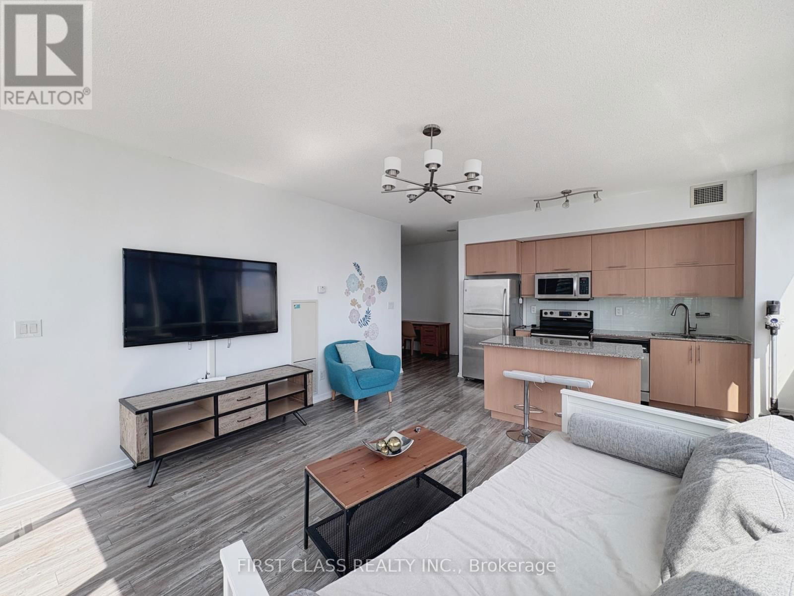 3610 - 65 BREMNER BOULEVARD Image 14