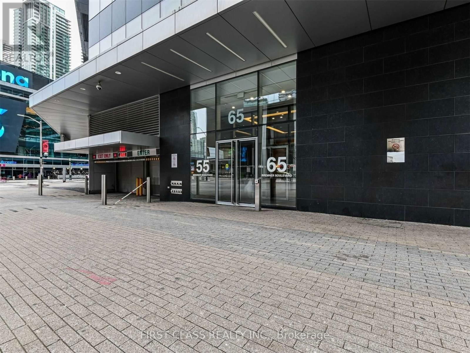 3610 - 65 BREMNER BOULEVARD Image 3