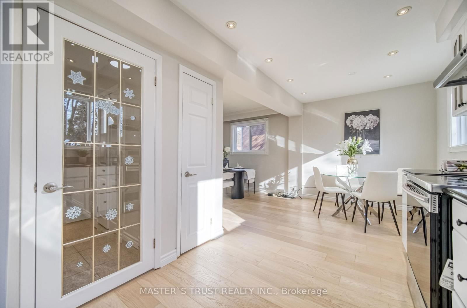 14 HOUSTON CRESCENT Image 15