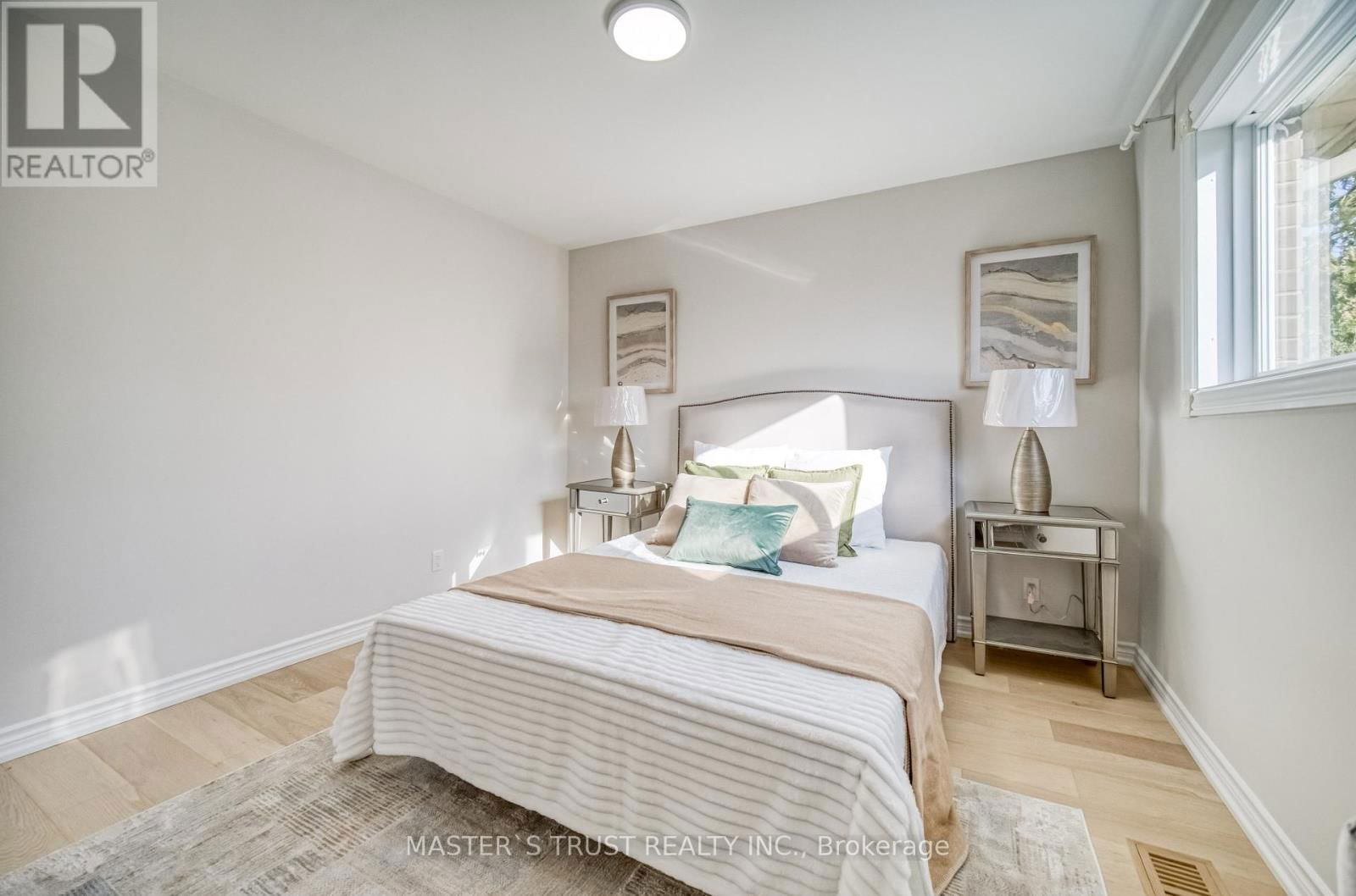 14 HOUSTON CRESCENT Image 23