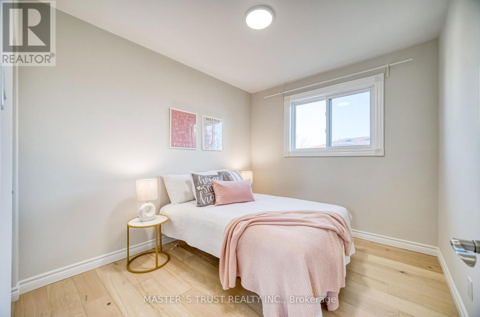 14 HOUSTON CRESCENT Image 24
