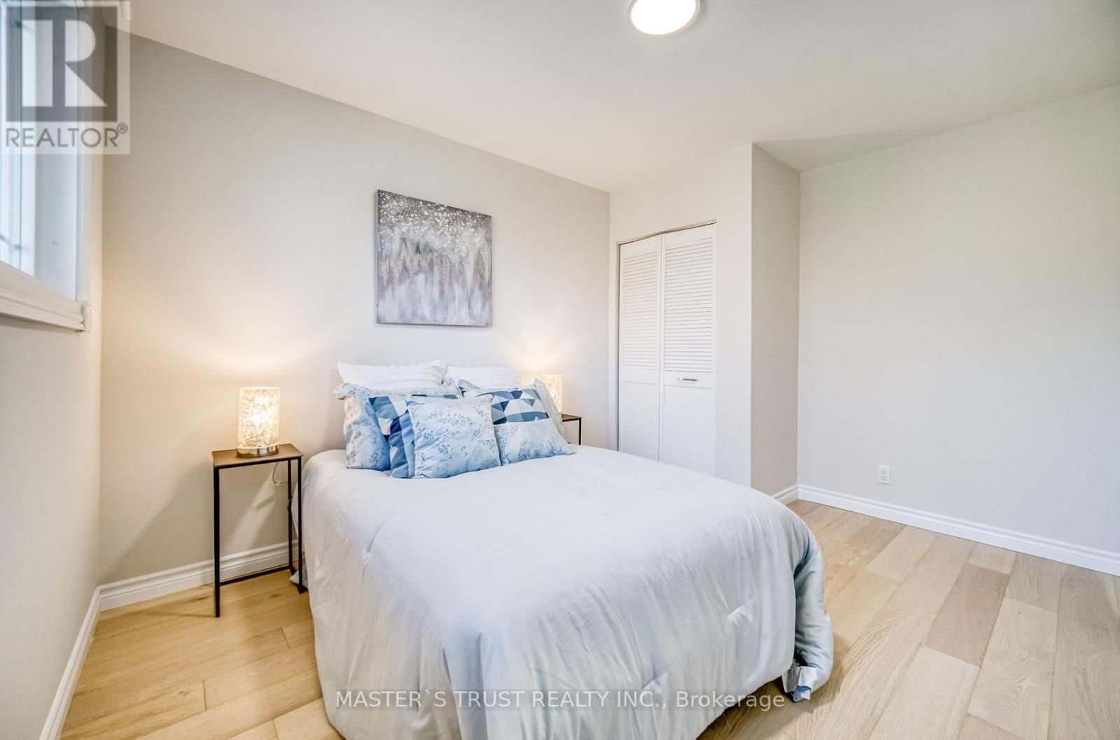 14 HOUSTON CRESCENT Image 25