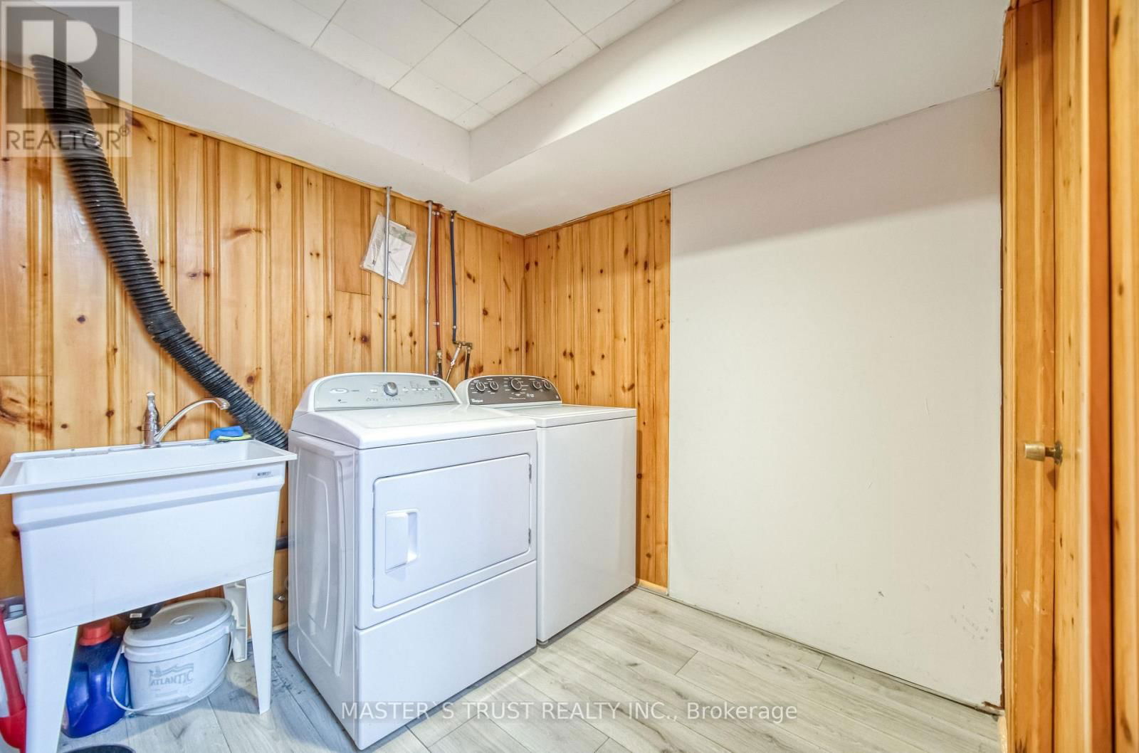 14 HOUSTON CRESCENT Image 26