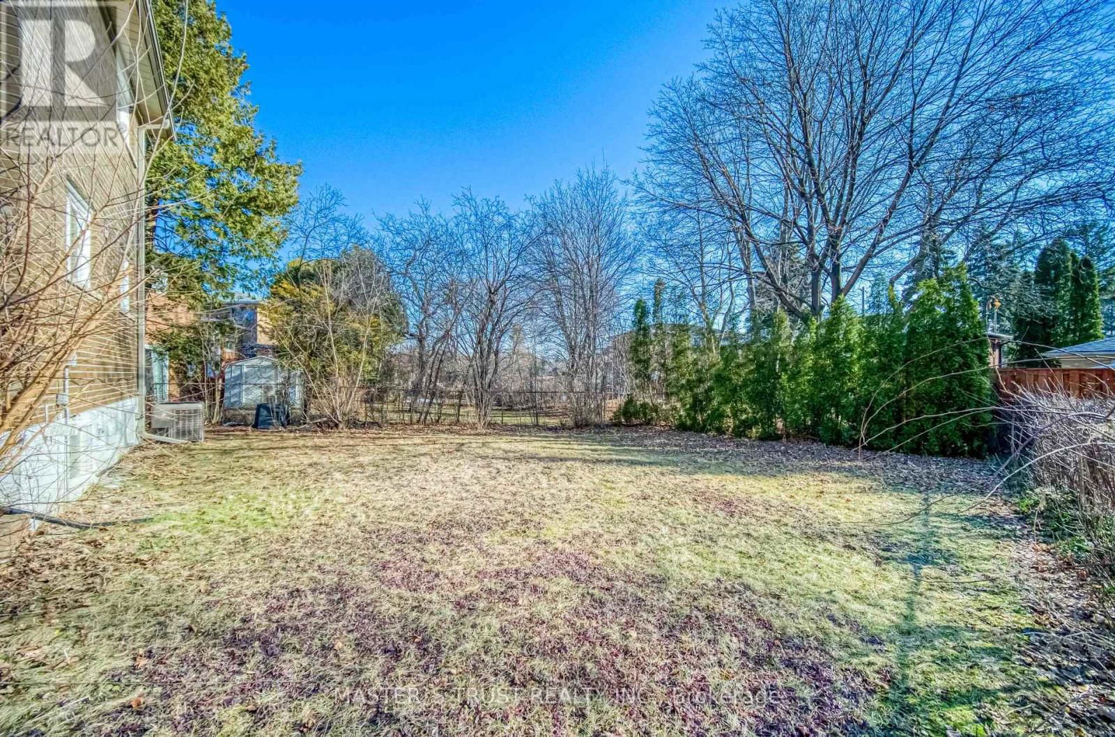 14 HOUSTON CRESCENT Image 32