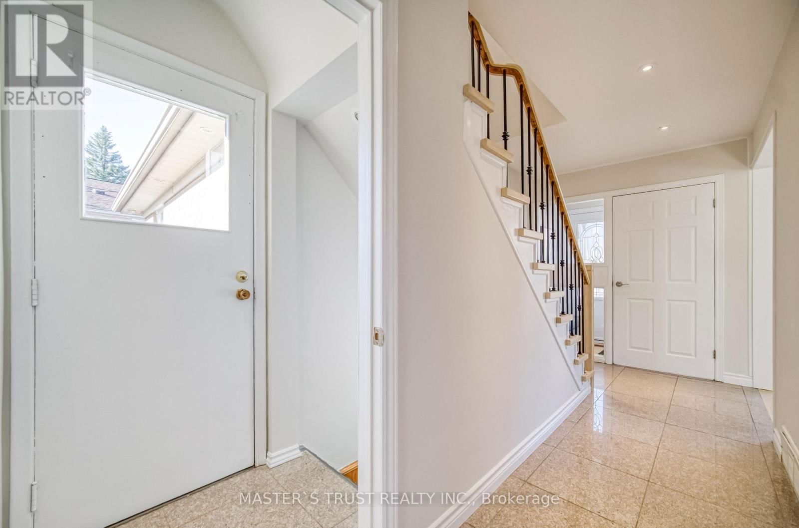 14 HOUSTON CRESCENT Image 4