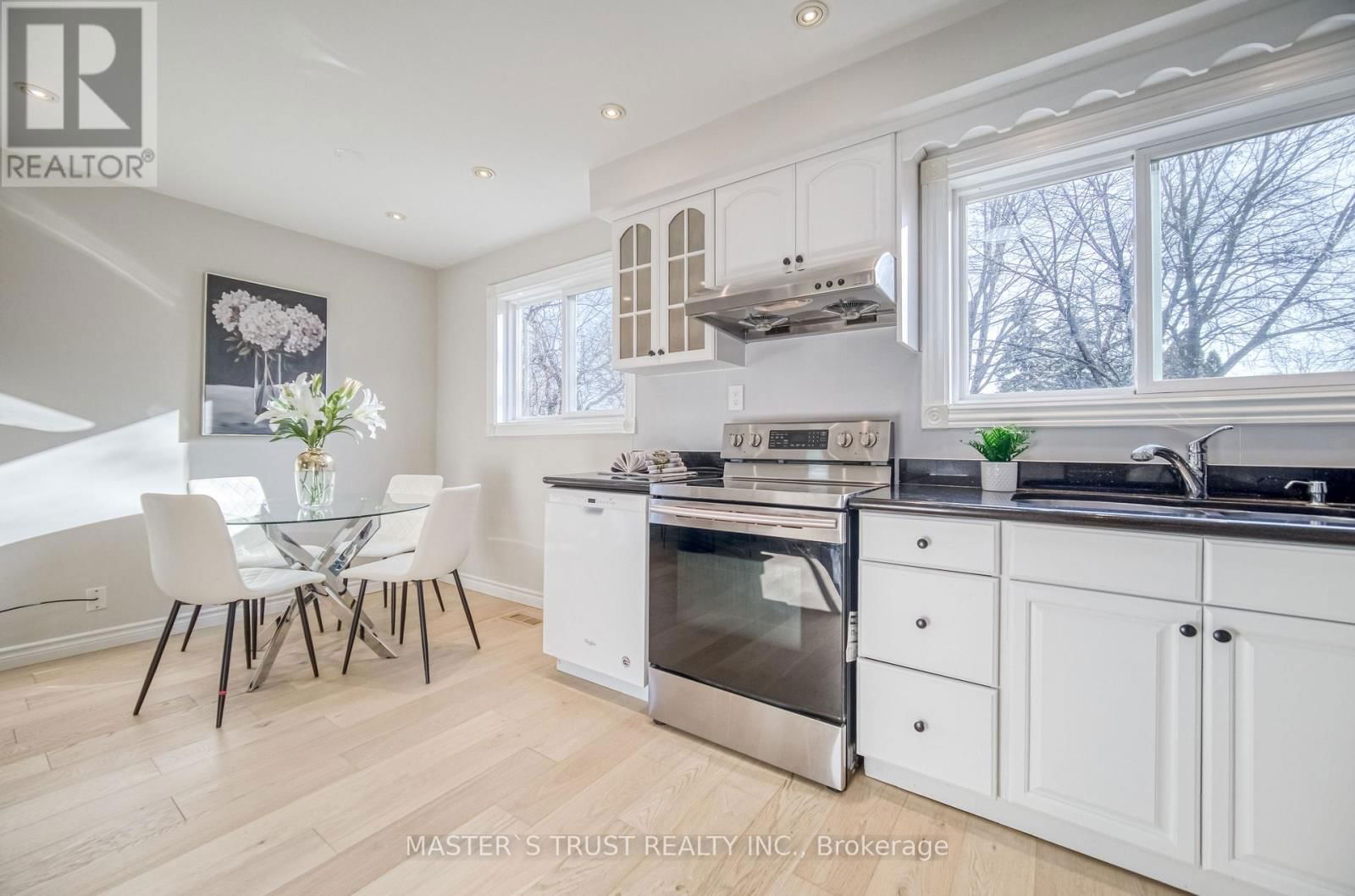 14 HOUSTON CRESCENT Image 6