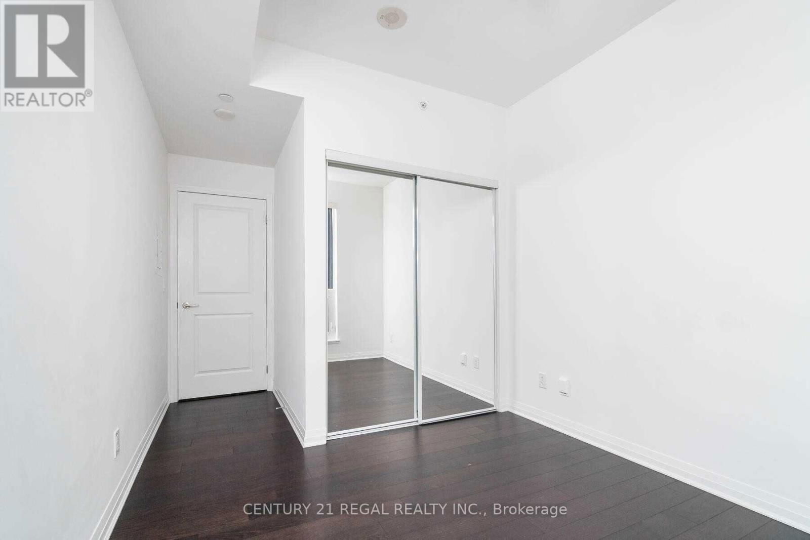 1708 - 8 MERCER STREET Image 13