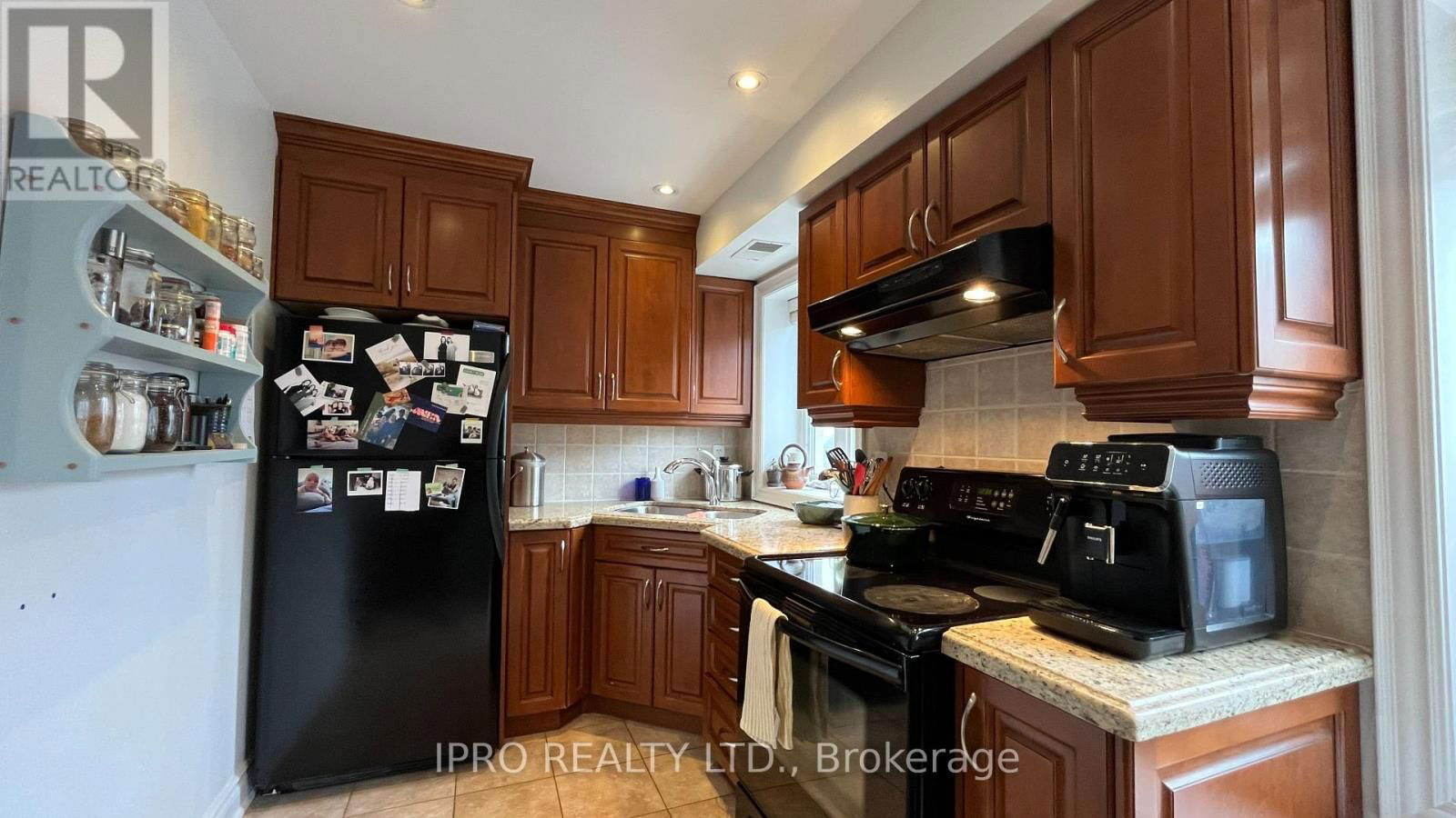 2 - 157 CHRISTIE STREET Image 3