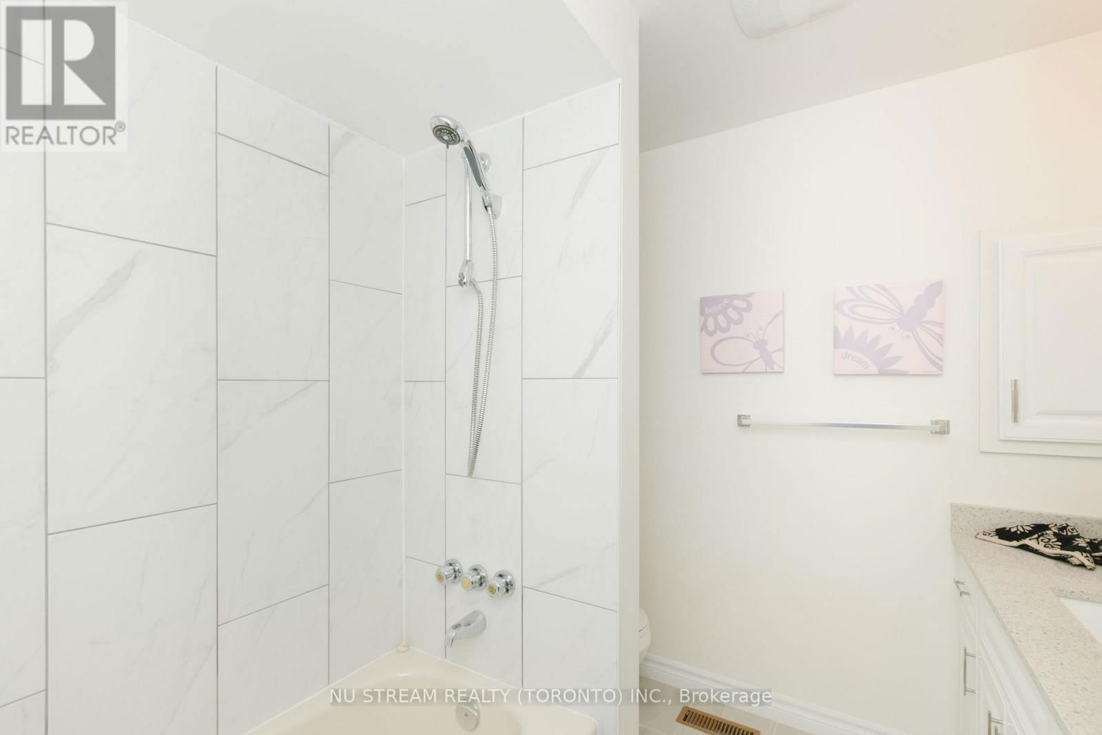 57 GYPSY ROSEWAY Image 12
