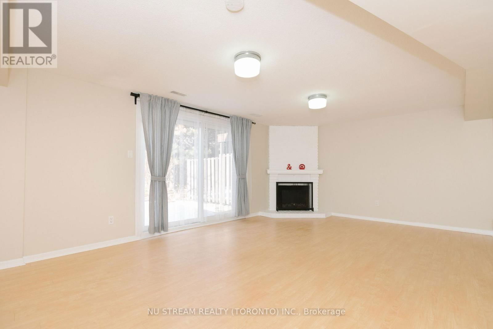 57 GYPSY ROSEWAY Image 14