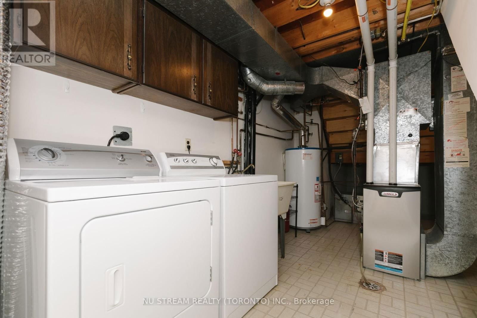 57 GYPSY ROSEWAY Image 15