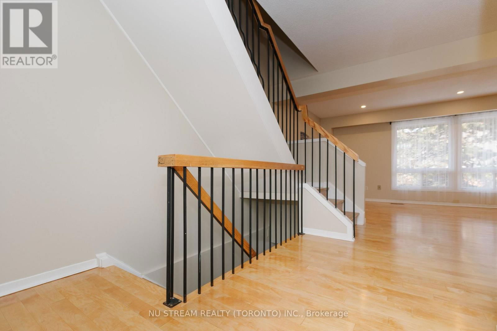 57 GYPSY ROSEWAY Image 4