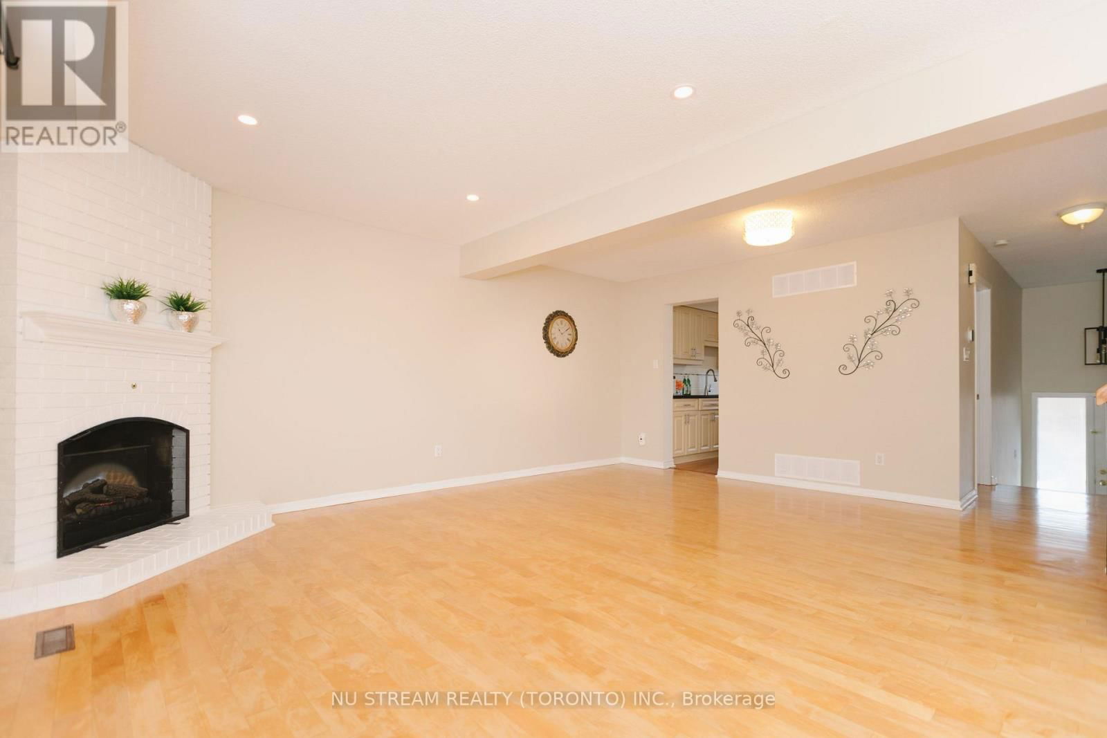 57 GYPSY ROSEWAY Image 5