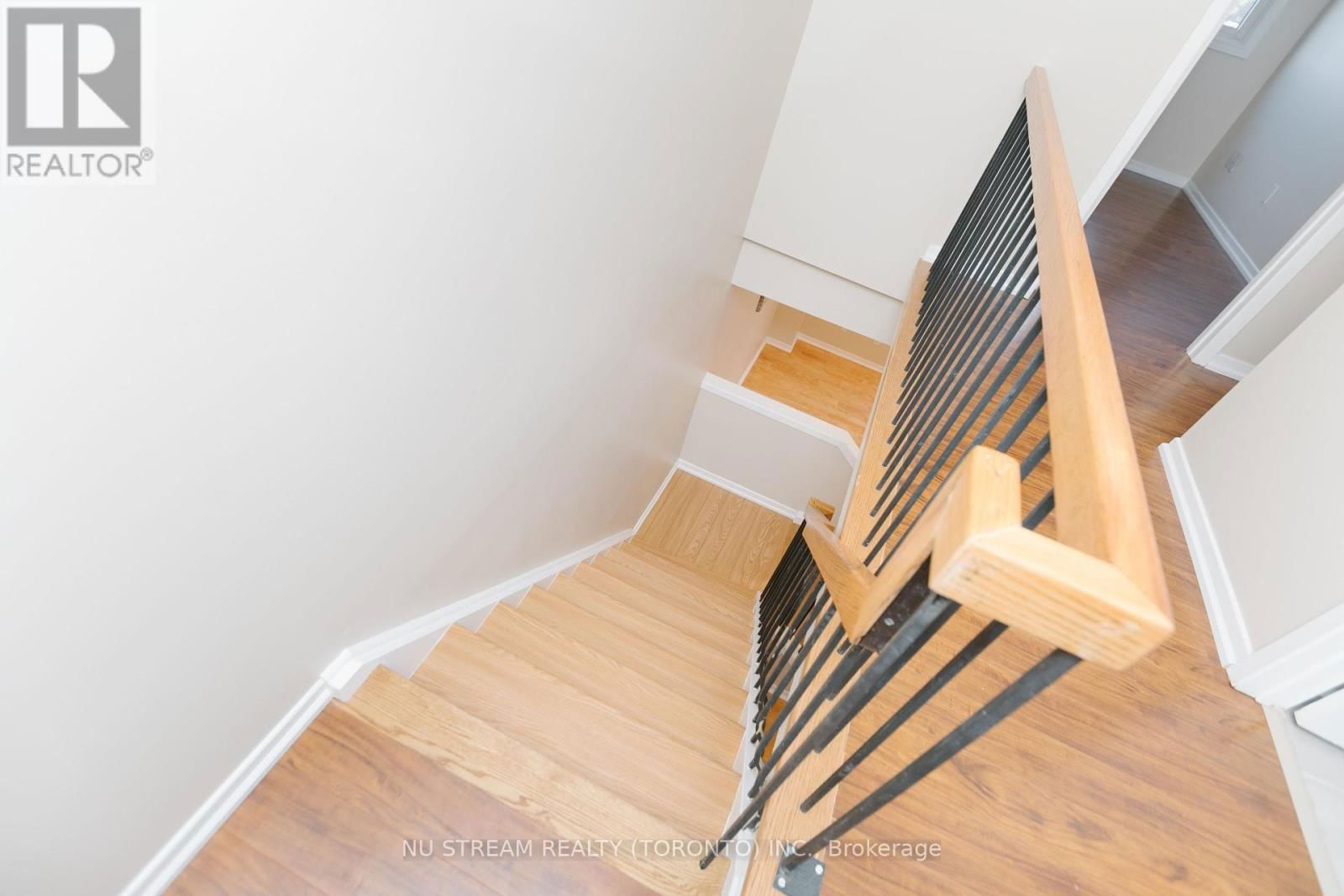 57 GYPSY ROSEWAY Image 7
