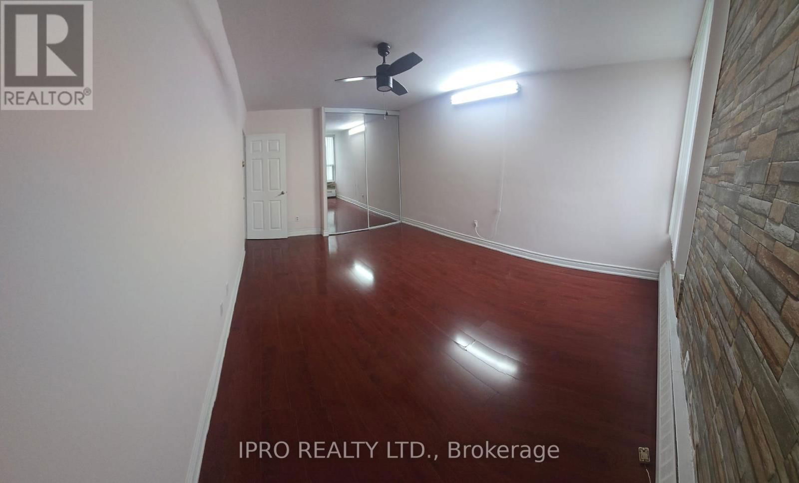 704 - 15 VICORA LINKWAY WAY Image 5