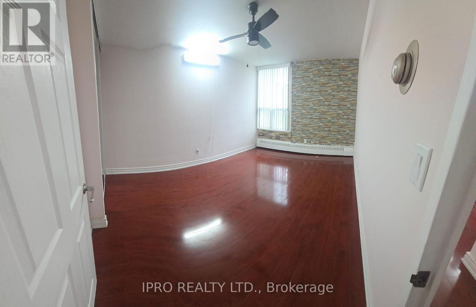 704 - 15 VICORA LINKWAY WAY Image 6