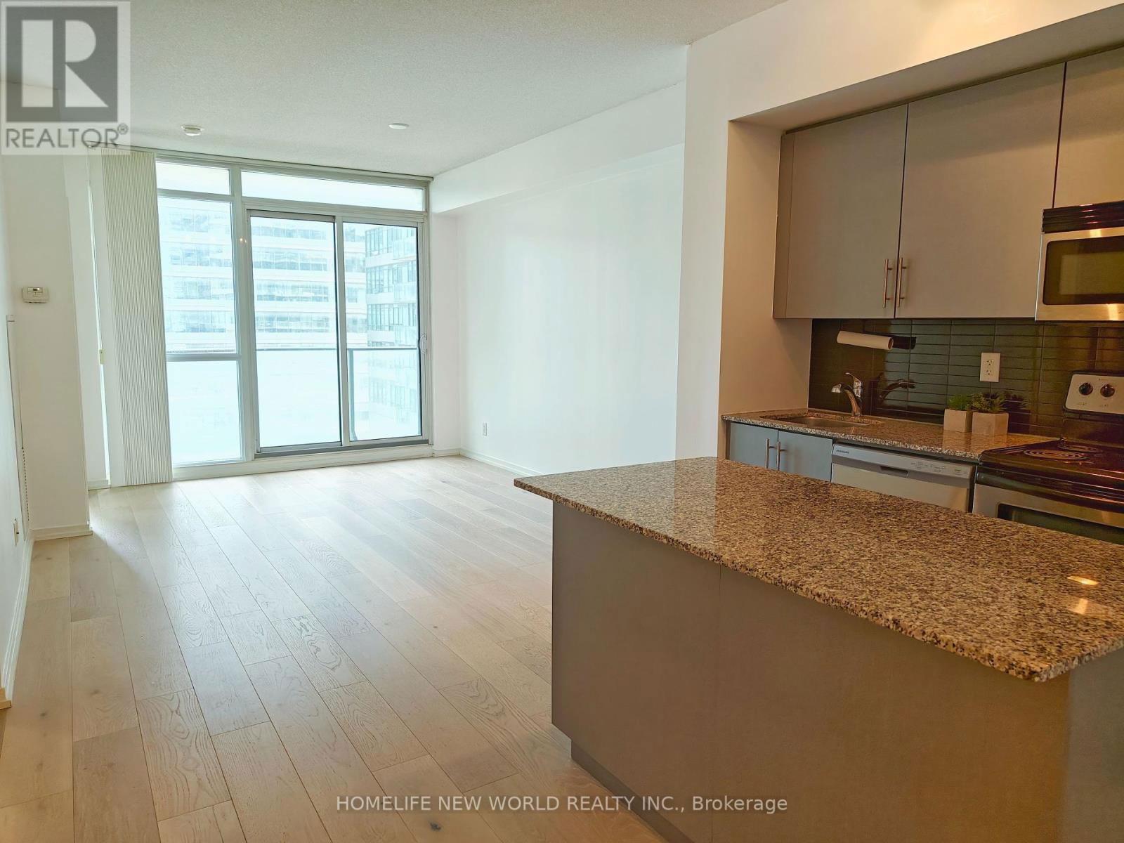 1302 - 55 BREMNER BOULEVARD Image 3