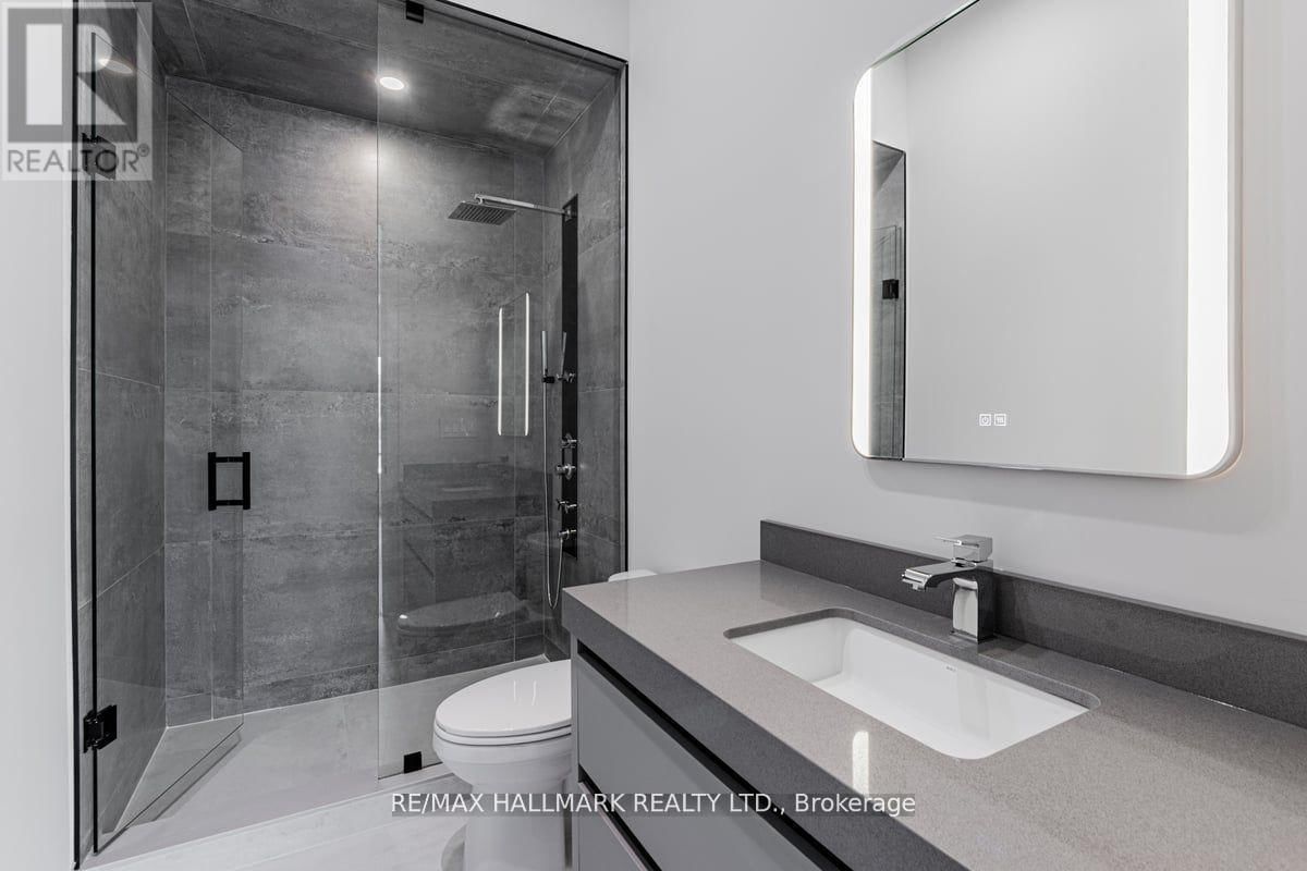 37 ROWLEY AVENUE Image 28